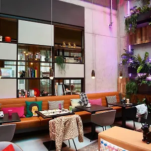 4* Hotel Moxy Brussels Center